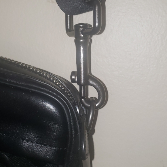 Coach - Picture 3 of 6